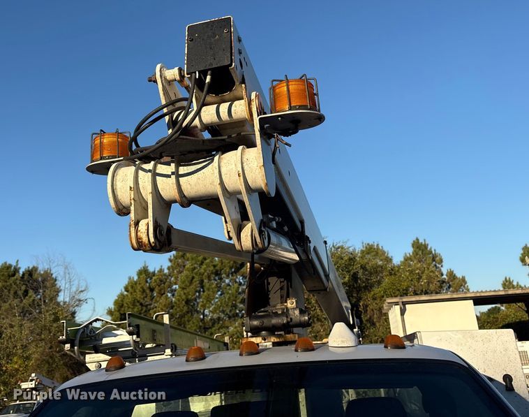 image for item ET7175 2012 Ford F450 bucket truck