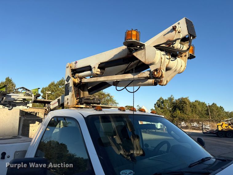 image for item ET7175 2012 Ford F450 bucket truck
