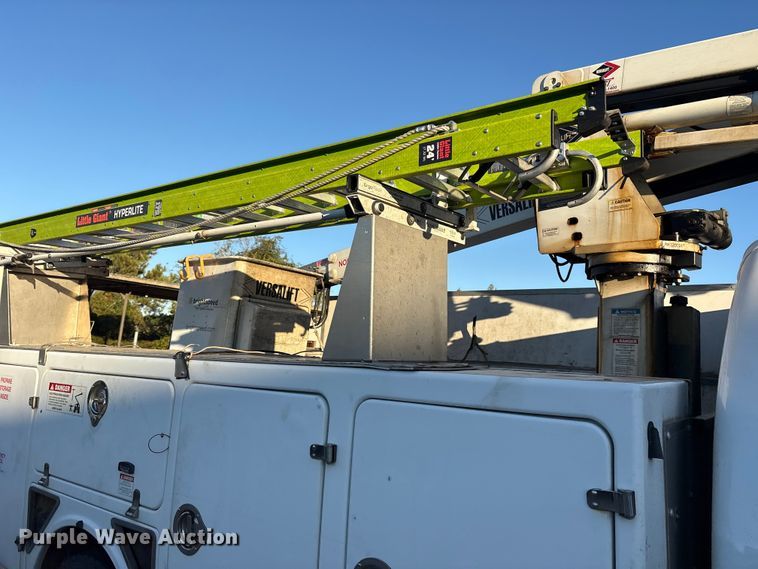 image for item ET7175 2012 Ford F450 bucket truck