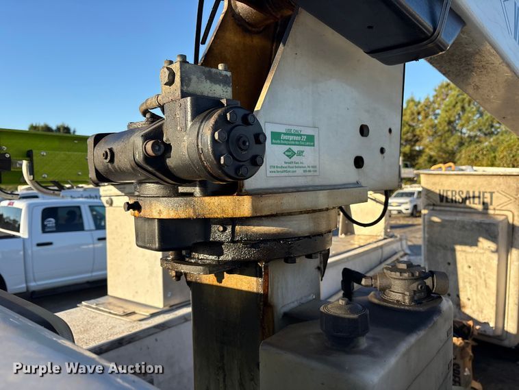 image for item ET7175 2012 Ford F450 bucket truck