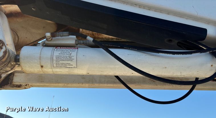 image for item ET7175 2012 Ford F450 bucket truck