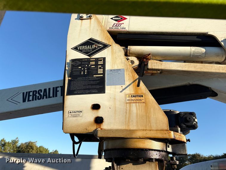 image for item ET7175 2012 Ford F450 bucket truck