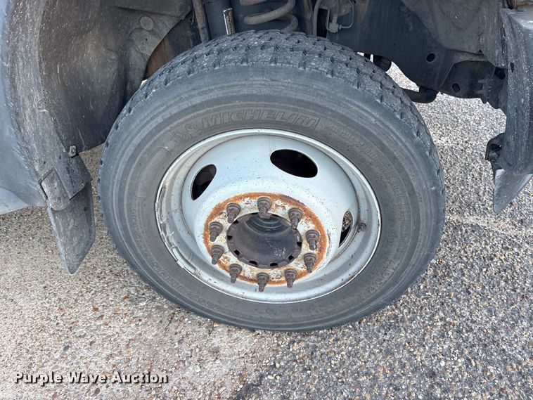 image for item ET7175 2012 Ford F450 bucket truck