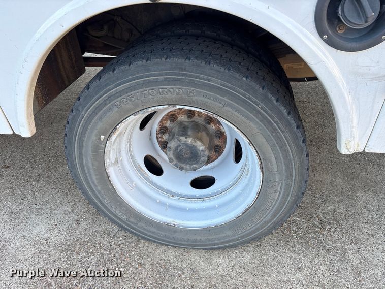 image for item ET7175 2012 Ford F450 bucket truck