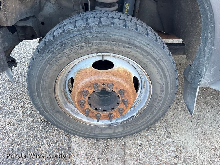 image for item ET7175 2012 Ford F450 bucket truck