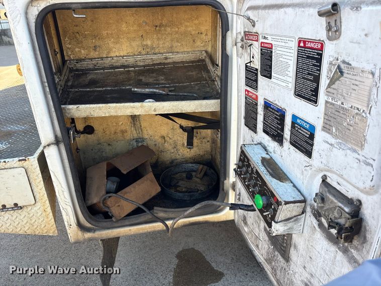 image for item ET7176 2011 Ford F450 Super Duty bucket truck