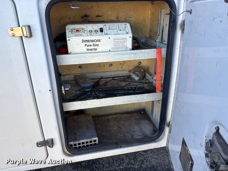 image for item ET7176 2011 Ford F450 Super Duty bucket truck