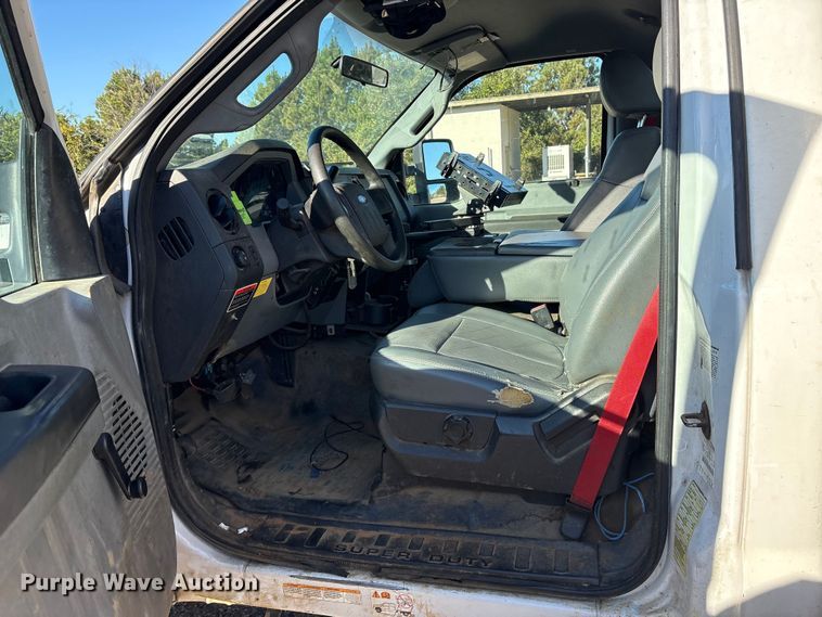 image for item ET7176 2011 Ford F450 Super Duty bucket truck