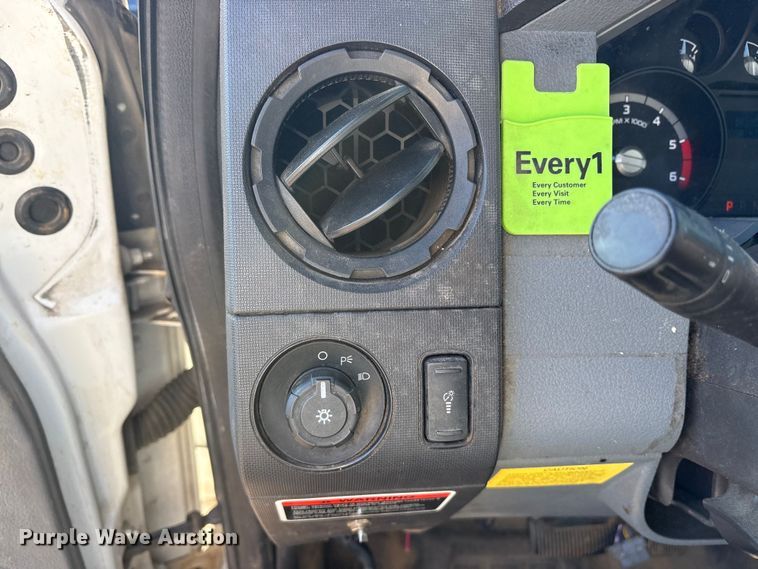 image for item ET7176 2011 Ford F450 Super Duty bucket truck