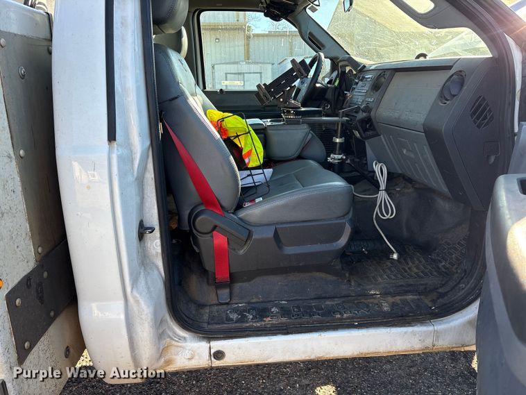 image for item ET7176 2011 Ford F450 Super Duty bucket truck