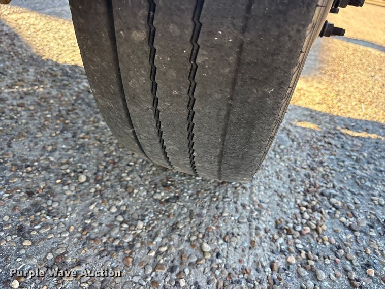 image for item ET7176 2011 Ford F450 Super Duty bucket truck