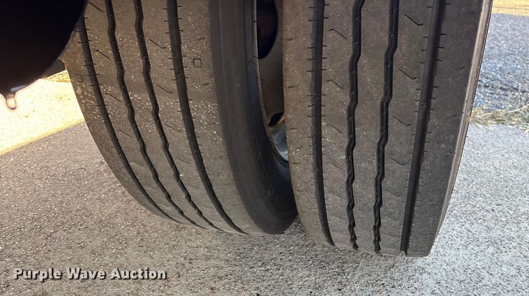 image for item ET7176 2011 Ford F450 Super Duty bucket truck