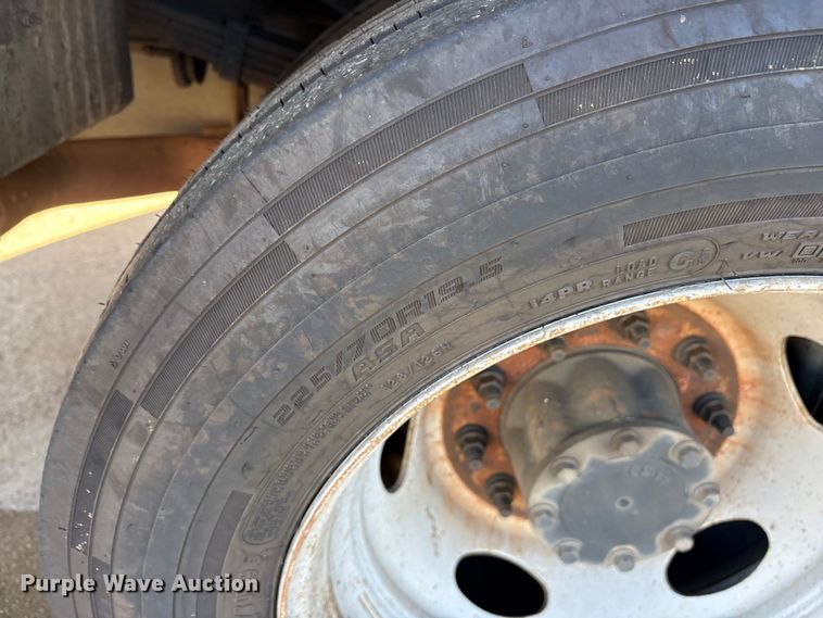 image for item ET7176 2011 Ford F450 Super Duty bucket truck