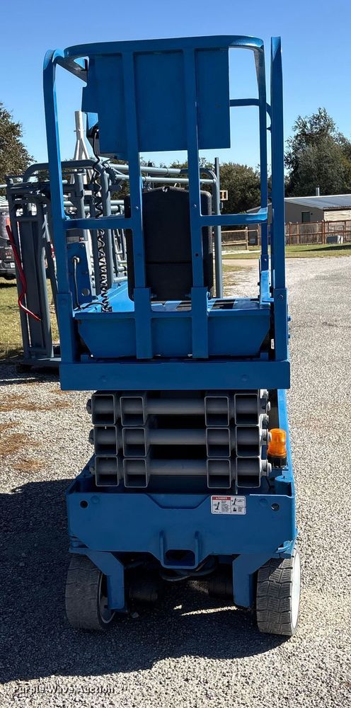 image for item ET7221 2015 Genie GS-1930 scissor lift