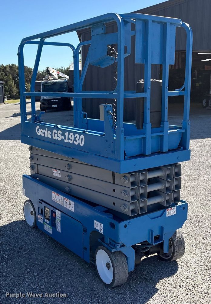image for item ET7221 2015 Genie GS-1930 scissor lift
