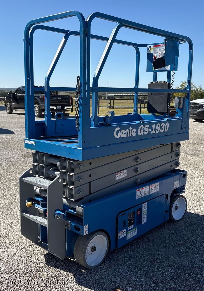 image for item ET7221 2015 Genie GS-1930 scissor lift
