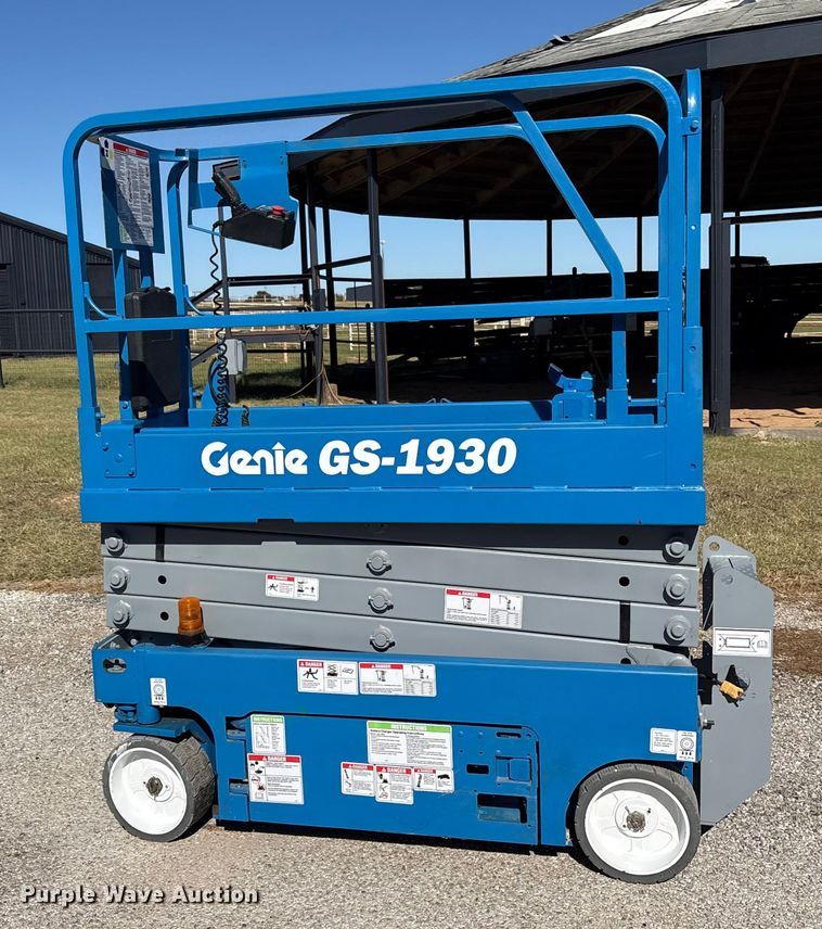 image for item ET7221 2015 Genie GS-1930 scissor lift