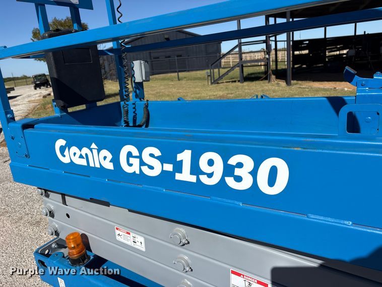 image for item ET7221 2015 Genie GS-1930 scissor lift