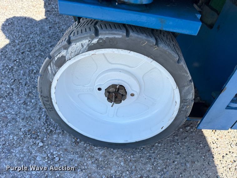 image for item ET7221 2015 Genie GS-1930 scissor lift