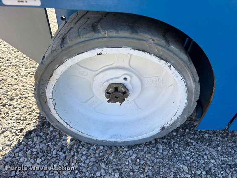 image for item ET7221 2015 Genie GS-1930 scissor lift