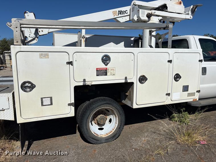 image for item ET7226 2012 Ford F450 Super Duty bucket truck