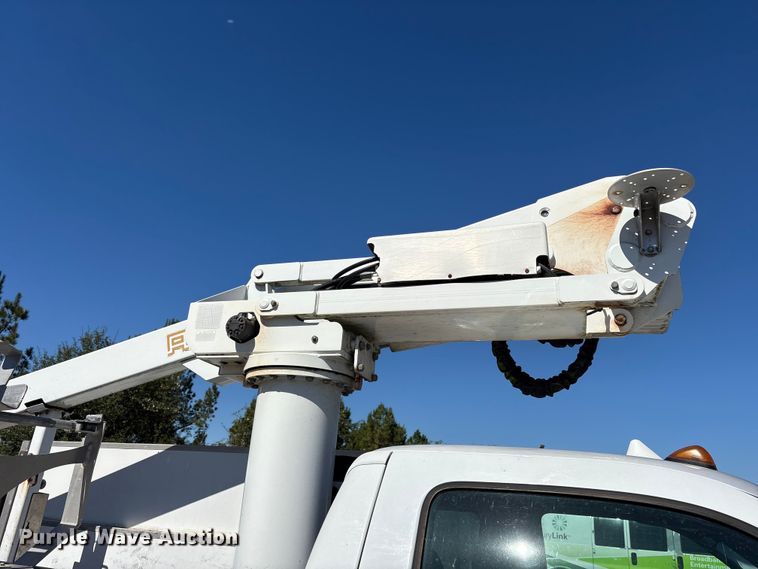 image for item ET7226 2012 Ford F450 Super Duty bucket truck
