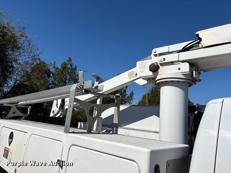 image for item ET7226 2012 Ford F450 Super Duty bucket truck