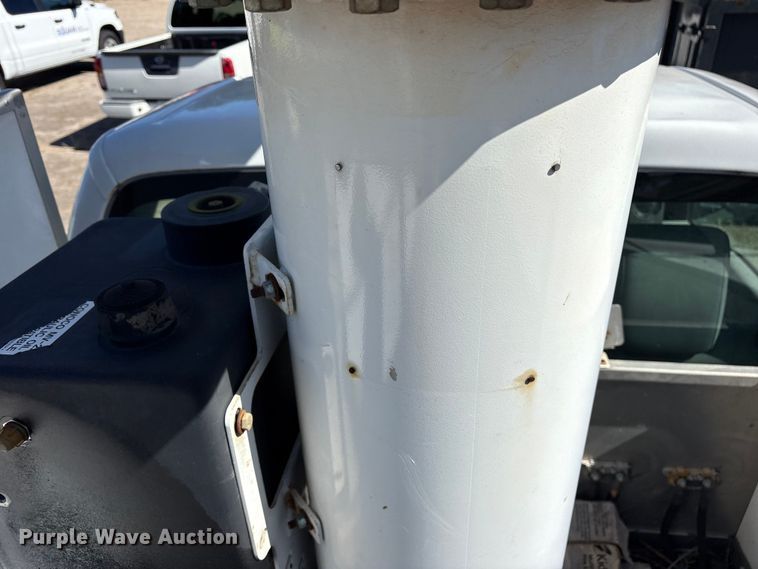 image for item ET7226 2012 Ford F450 Super Duty bucket truck