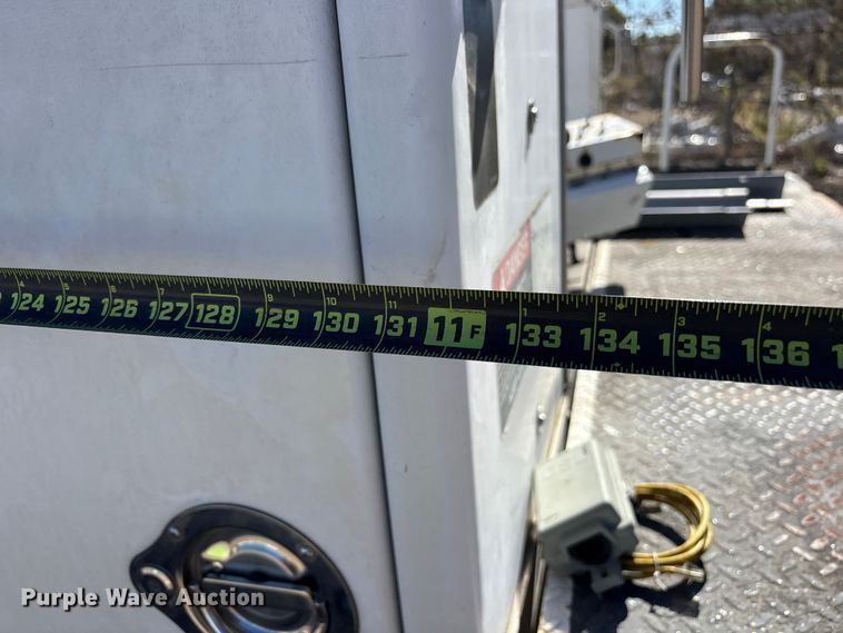 image for item ET7226 2012 Ford F450 Super Duty bucket truck