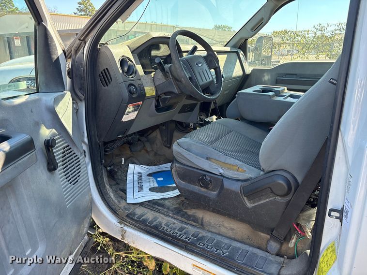 image for item ET7226 2012 Ford F450 Super Duty bucket truck