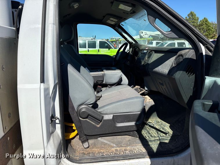 image for item ET7226 2012 Ford F450 Super Duty bucket truck