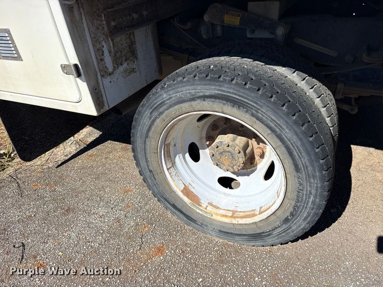 image for item ET7226 2012 Ford F450 Super Duty bucket truck