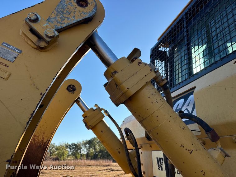 image for item ET7228 2007 Caterpillar D7R dozer