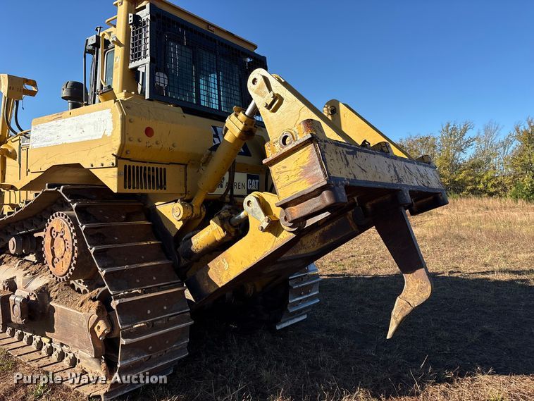 image for item ET7228 2007 Caterpillar D7R dozer