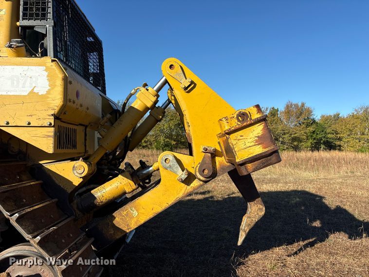 image for item ET7228 2007 Caterpillar D7R dozer