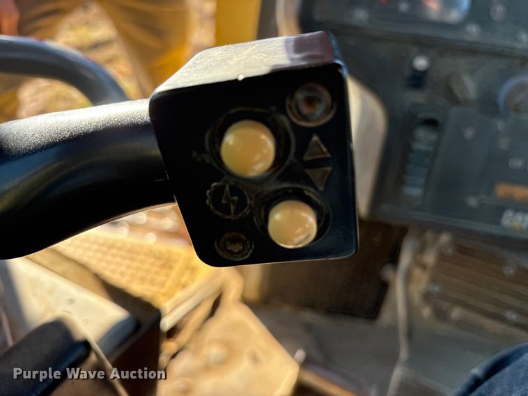 image for item ET7228 2007 Caterpillar D7R dozer