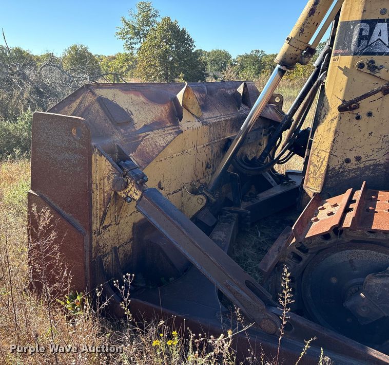 image for item ET7229 1996 Caterpillar D6H XL dozer