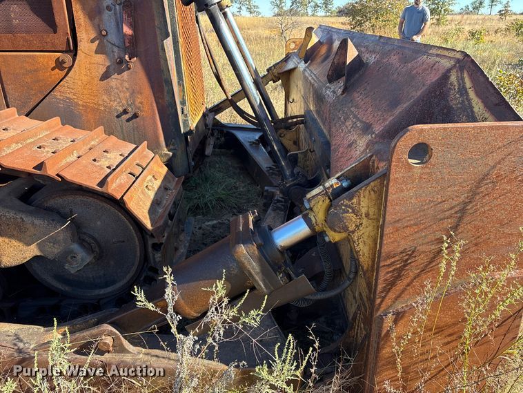 image for item ET7229 1996 Caterpillar D6H XL dozer