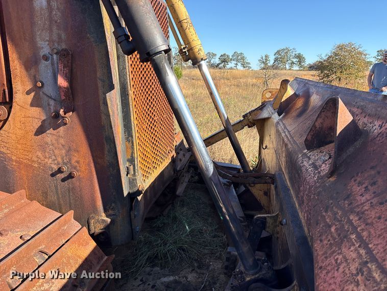 image for item ET7229 1996 Caterpillar D6H XL dozer