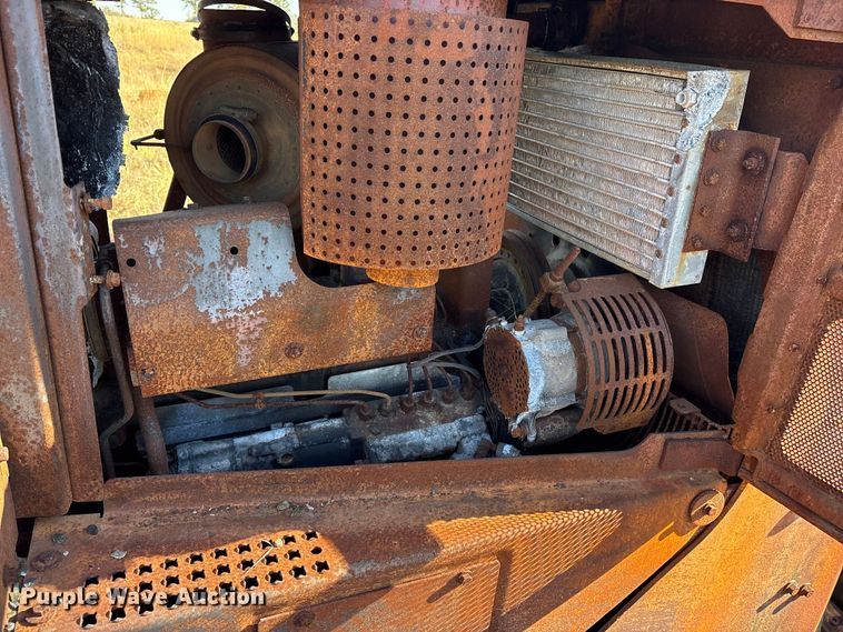 image for item ET7229 1996 Caterpillar D6H XL dozer