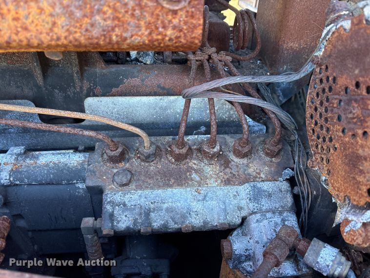 image for item ET7229 1996 Caterpillar D6H XL dozer