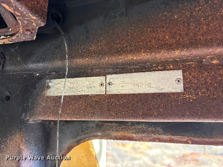 image for item ET7229 1996 Caterpillar D6H XL dozer