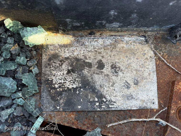 image for item ET7229 1996 Caterpillar D6H XL dozer