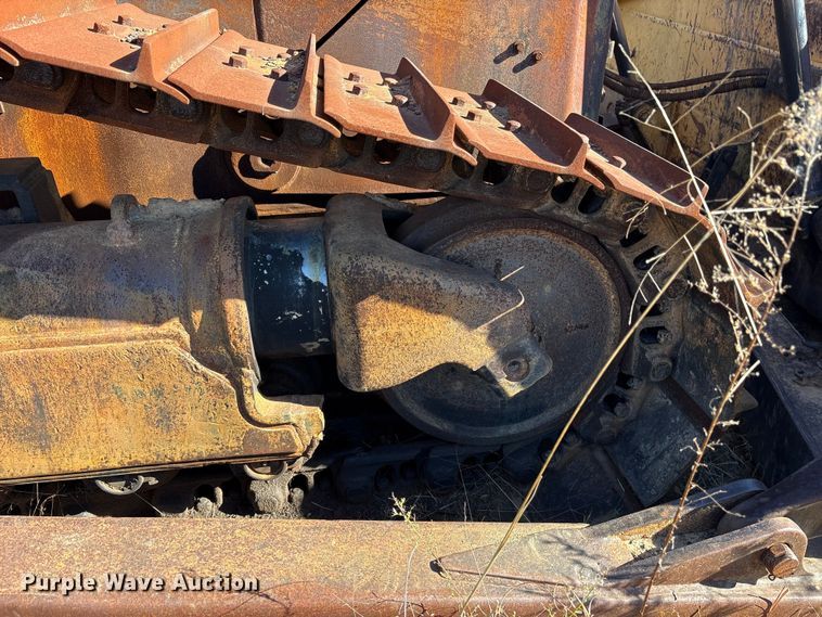 image for item ET7229 1996 Caterpillar D6H XL dozer
