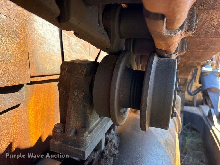 image for item ET7229 1996 Caterpillar D6H XL dozer