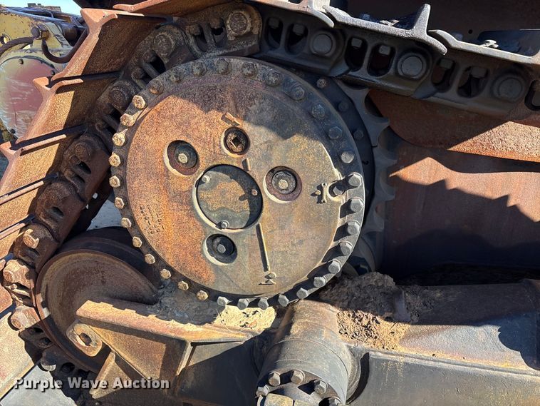image for item ET7229 1996 Caterpillar D6H XL dozer