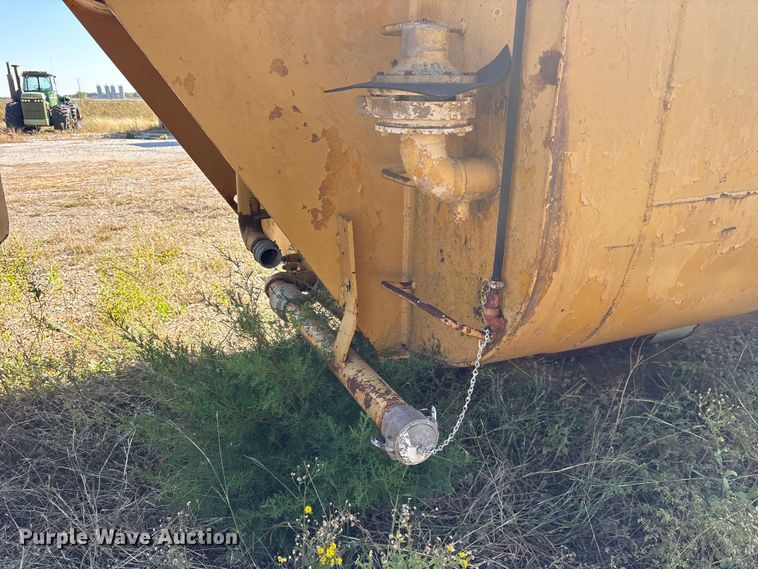 image for item ET7231 Caterpillar 631B water wagon