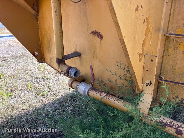 image for item ET7231 Caterpillar 631B water wagon