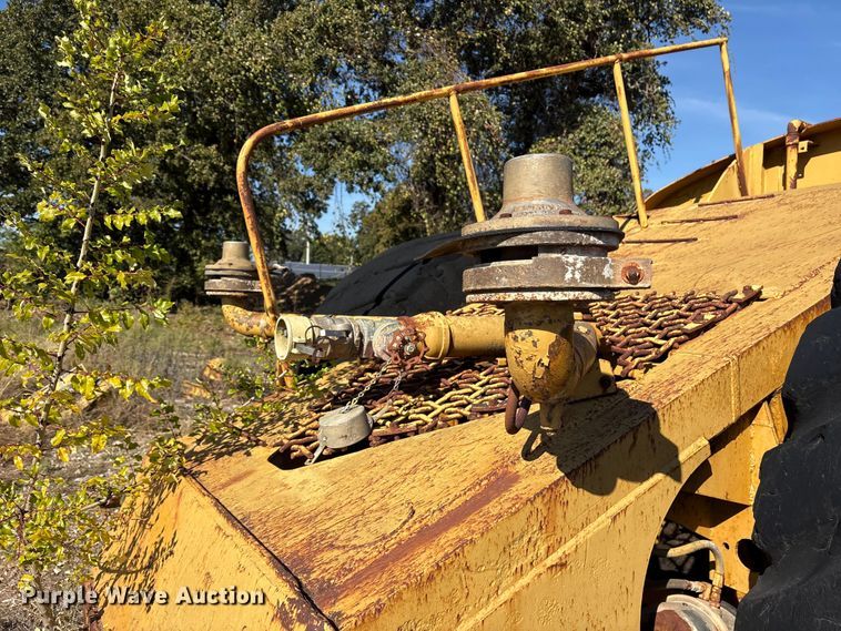 image for item ET7231 Caterpillar 631B water wagon