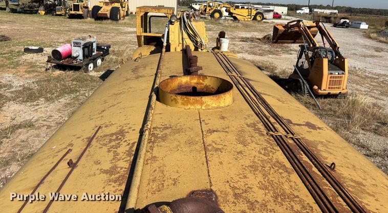 image for item ET7231 Caterpillar 631B water wagon